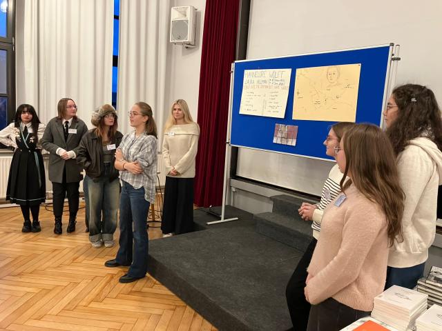 Foto Präsentationen der Zeitzeuginnenengespräche